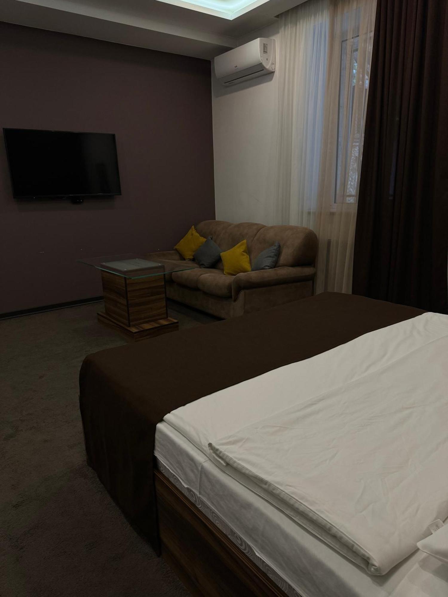 Moscow Boutique Hotel Yerevan Exterior foto
