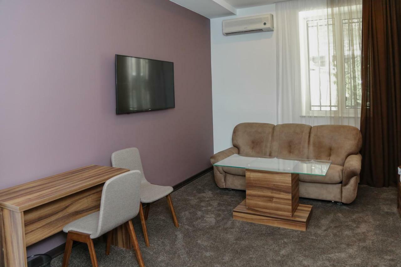 Moscow Boutique Hotel Yerevan Exterior foto