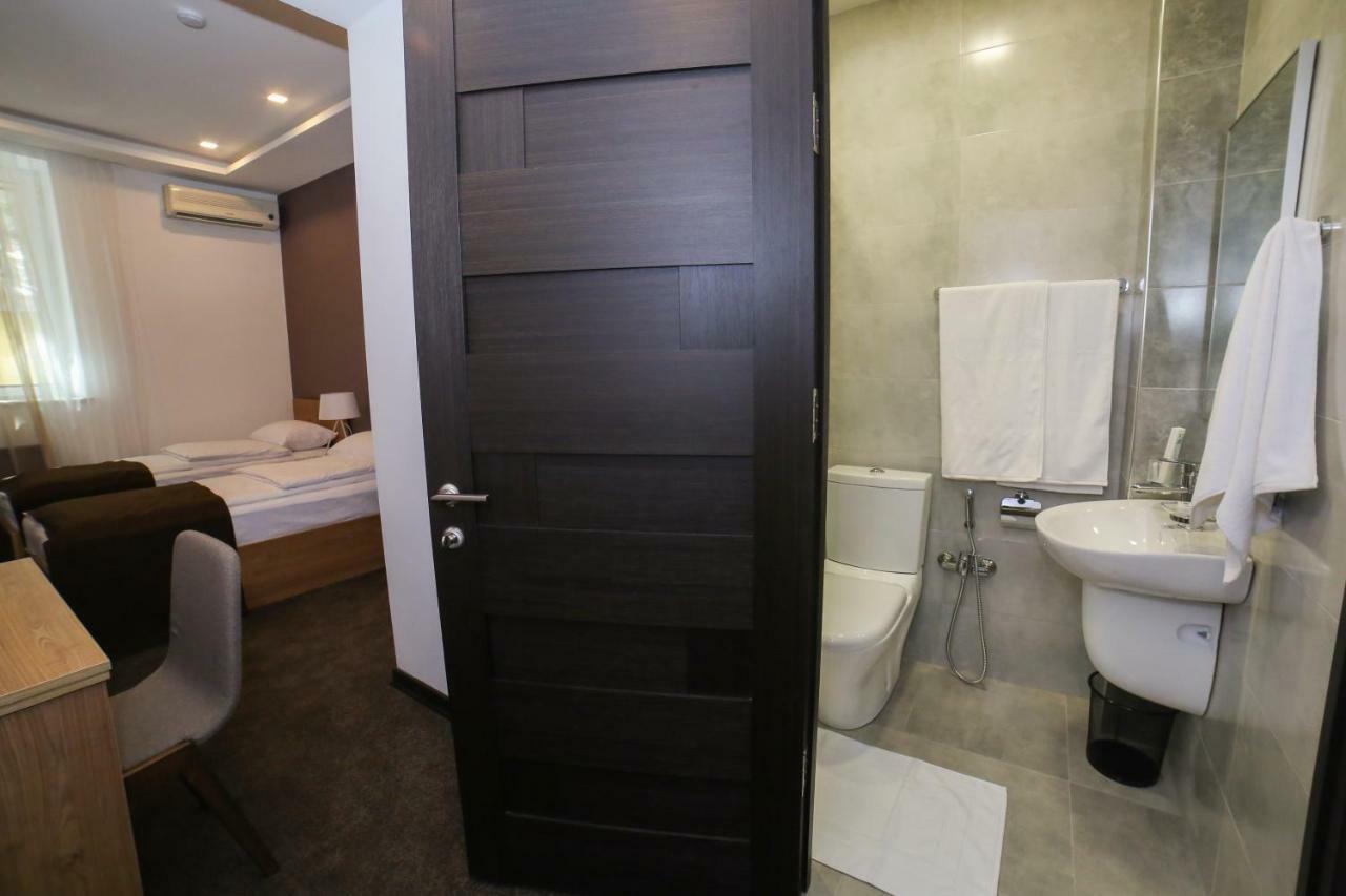 Moscow Boutique Hotel Yerevan Exterior foto